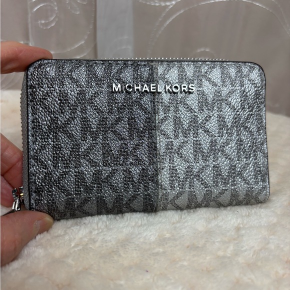 Michael Kors Two-Tone Silver/Gray Zip Around Small Wallet - Picture 1 of 10